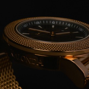 Royal Gold side Royal Gold side